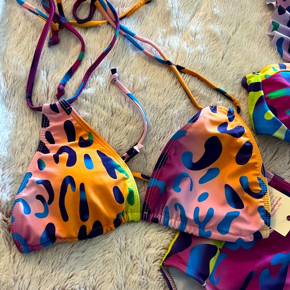 NEW WITH TAGS!!! LISA LEOPARD PRINT TRIANGLE BIKINI TOP SIZE S — SOLD OUT ONLINE - Picture 2 of 4